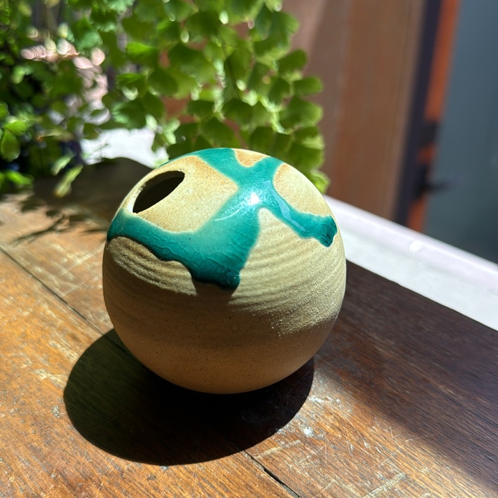 Ceramic bud vase - Picture 2 of 6